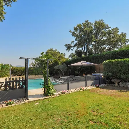 Σπίτι διακοπών 4 Bedroom Amazing In *