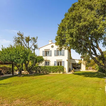Σπίτι διακοπών 4 Bedroom Amazing In