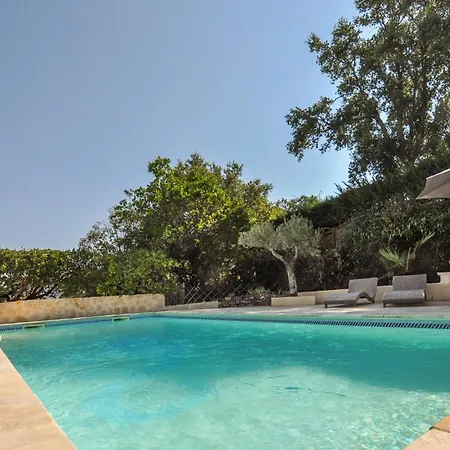 Σπίτι διακοπών 4 Bedroom Amazing In *