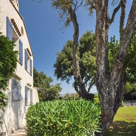 4 Bedroom Amazing In Semesterbostad Fréjus